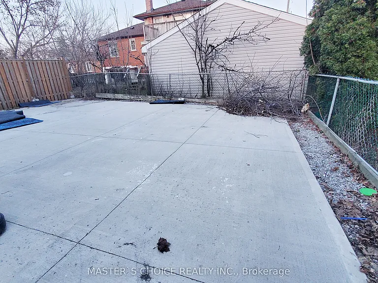 367 Blue Grass Blvd #LOWER — Photo 12