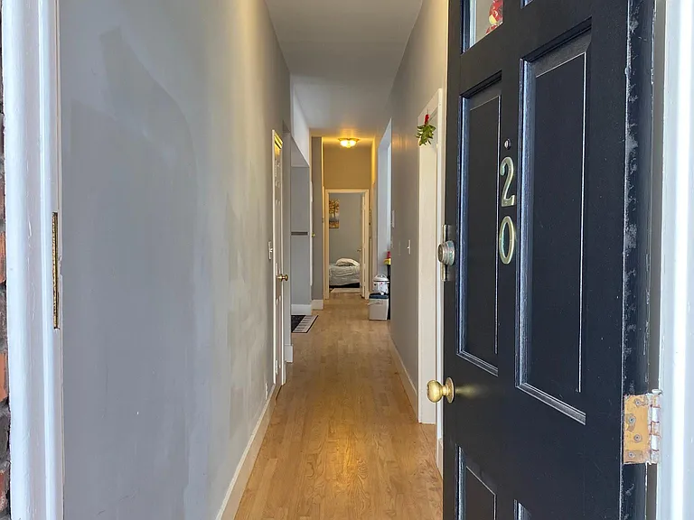 20 Columbia St — Photo 3