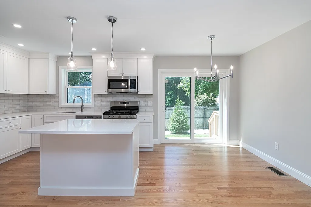 81 Cadora Ave — Photo 1