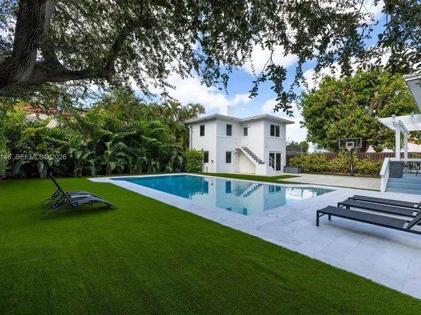4340 Pine Tree Dr, Miami Beach, FL 33140