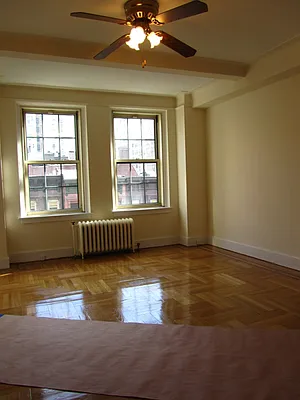 Rented by Siderow Residential Group | media 21