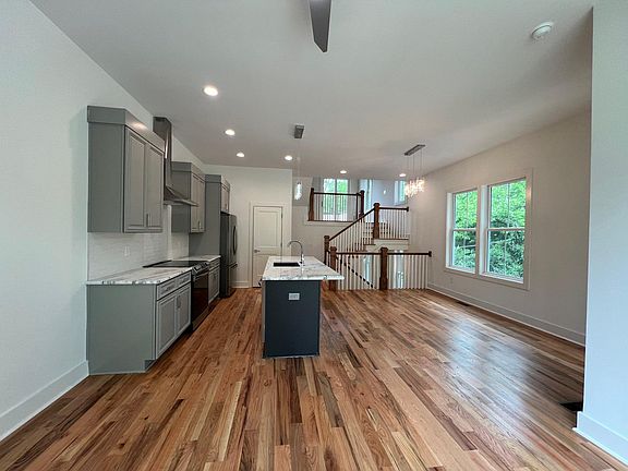 Sitting area/kitchen/dining
