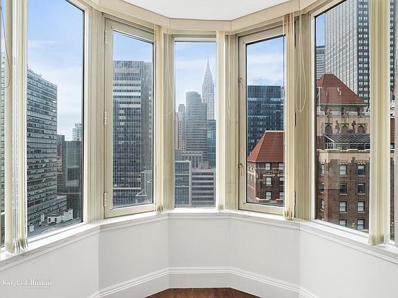 3rd image of 145 E 48th St APT 28D