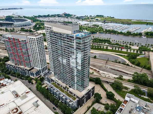 1901 S Calumet Ave Unit 2402, Chicago, IL 60616
