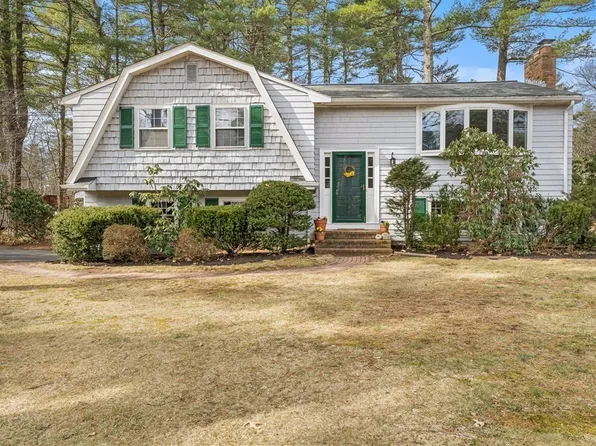 17 Lantern Ln, Medfield, MA 02052