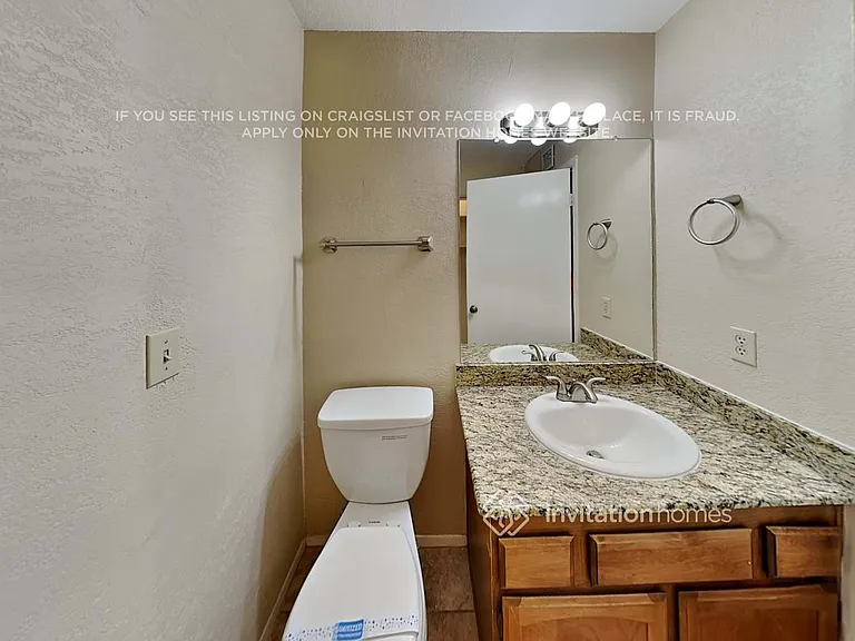 406 E Topeka Dr — Photo 17