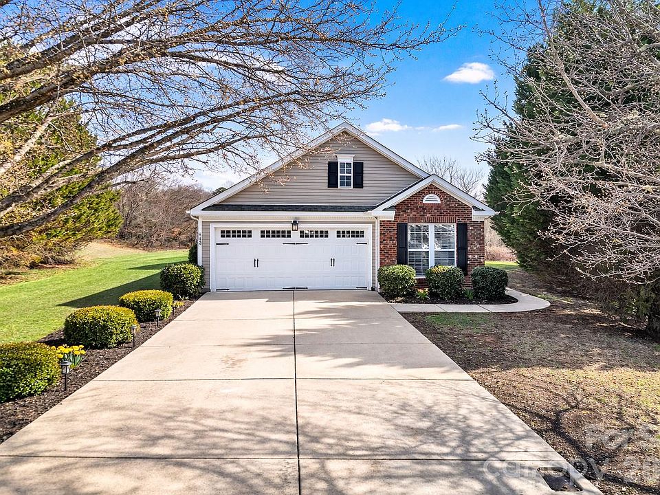 1st image of 112 N Woodcliff Ln