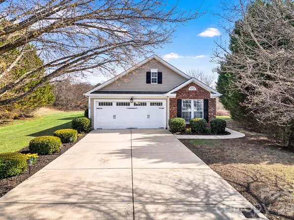 112 N Woodcliff Ln, Mount Holly, NC 28120