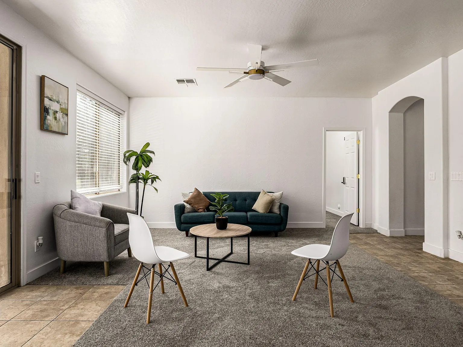 4 bed, 3.0 bath, 3120 sqft, $1,594 — Photo 3