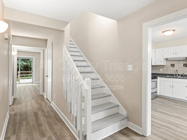1619 Budwood Dr — Photo 5