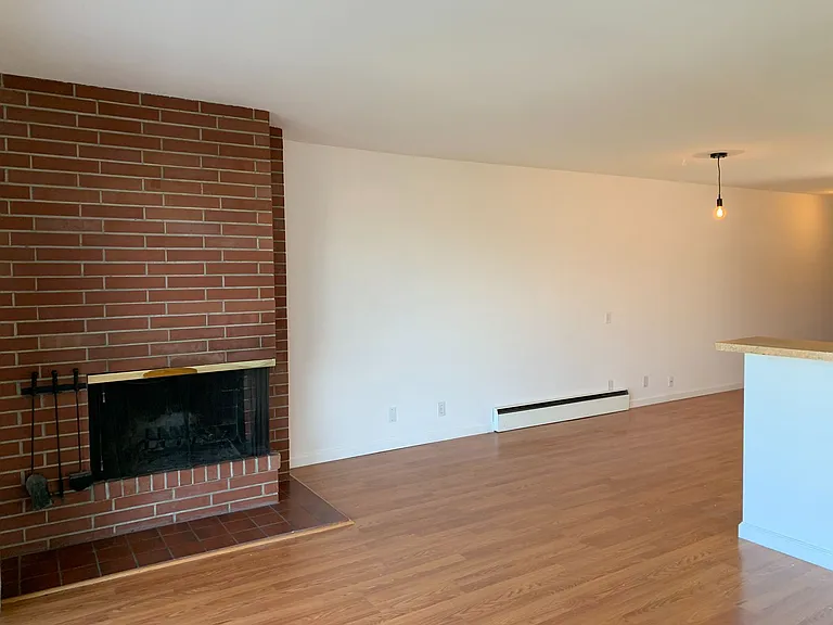2214 Yale Ave E — Photo 17