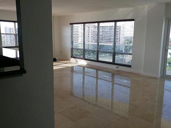 3rd image of 3410 Galt Ocean Dr APT 909N