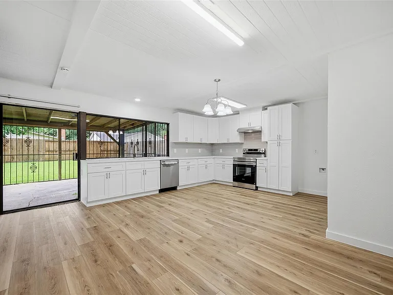 2126 Quail Valley East Dr — Photo 27
