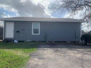 300 S 3rd St UNIT B, La Porte, TX 77571