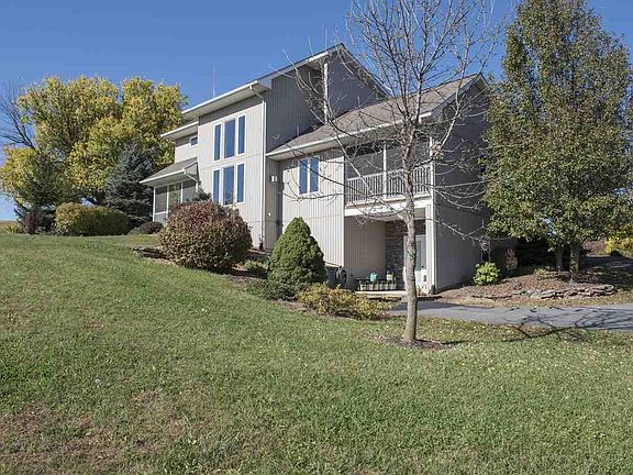 2nd image of 1801 Glanzer Ct