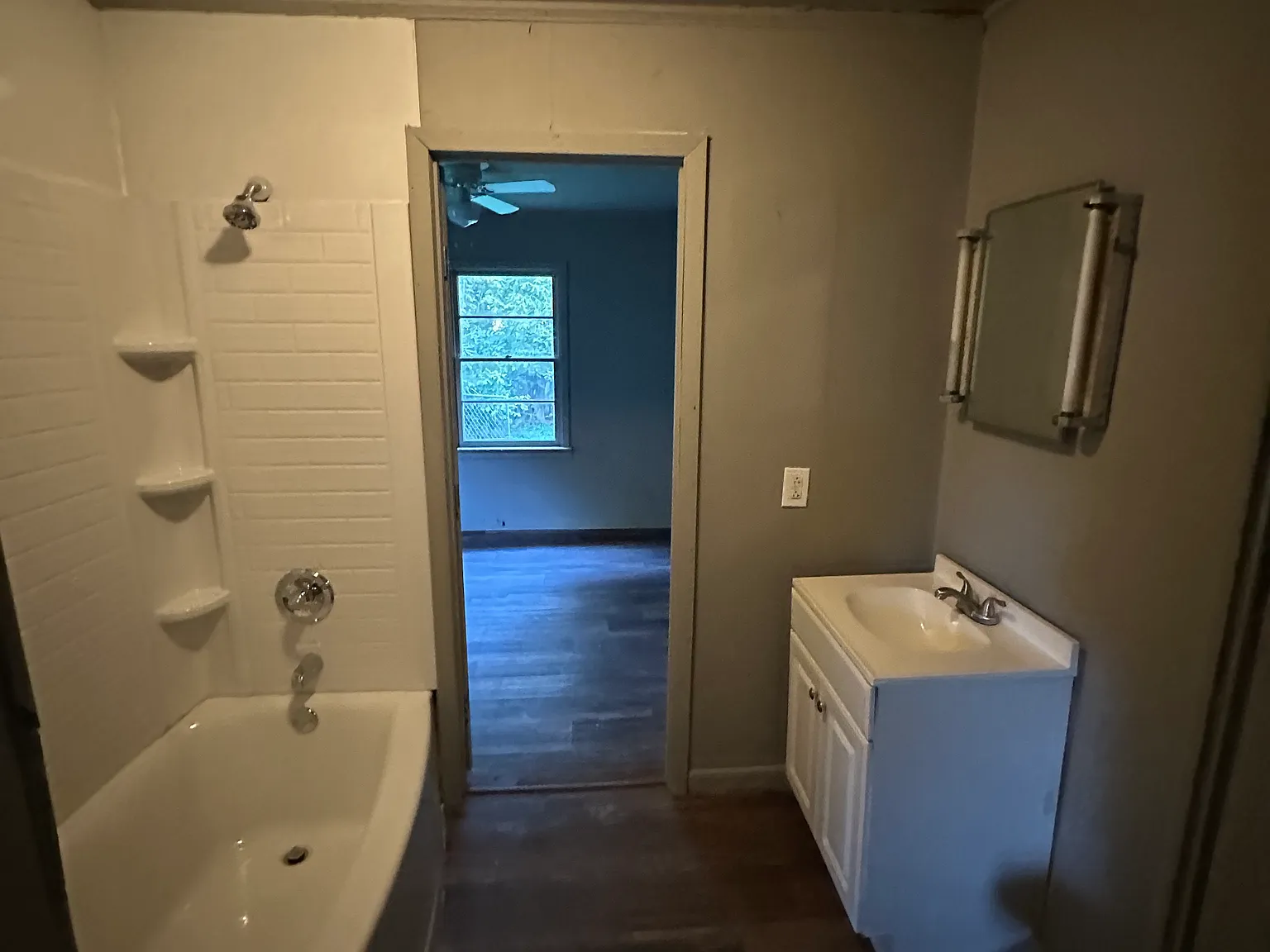 406 Ridgecrest Ct — Photo 4