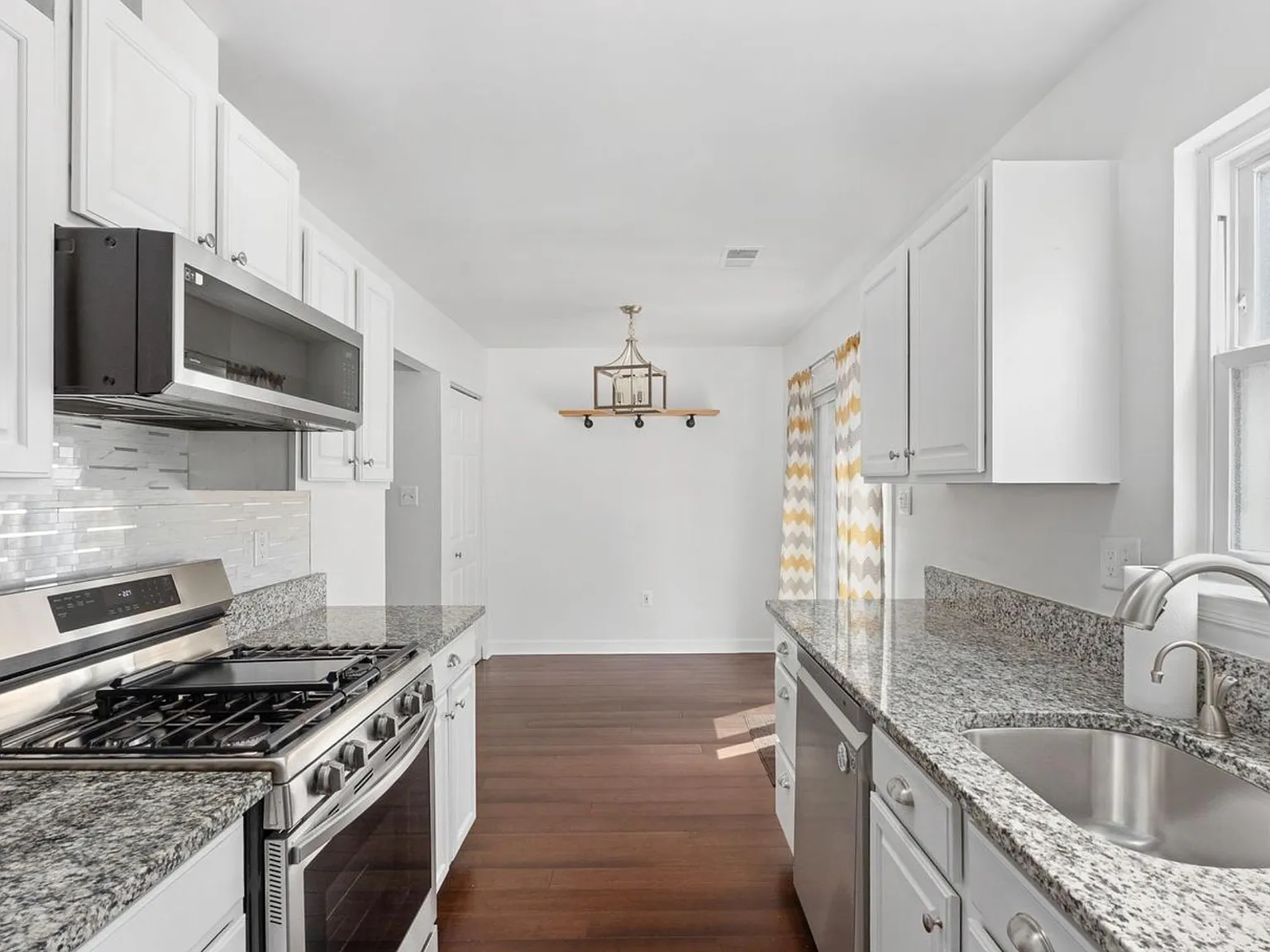 3 bed, 2040 sqft, $2,800 — Photo 4