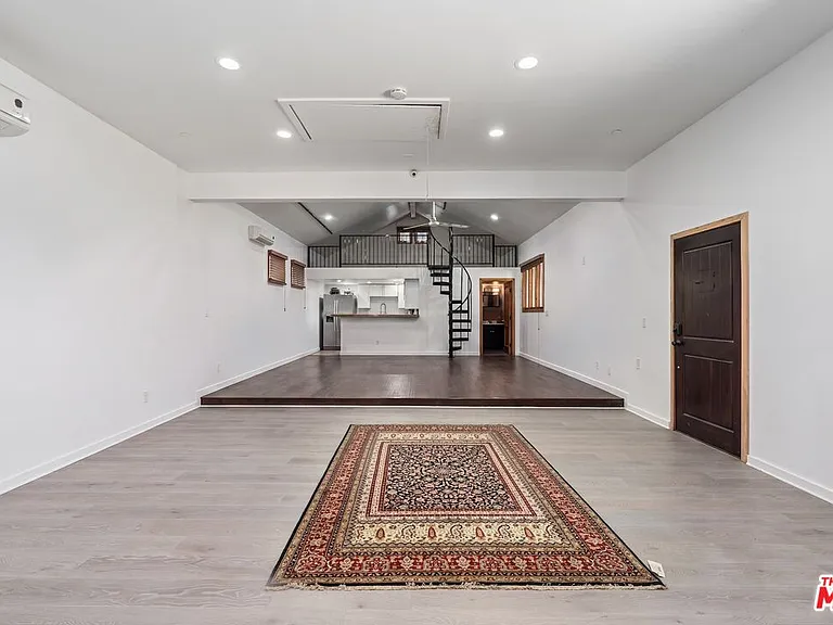 6440 W 87th Pl — Photo 33