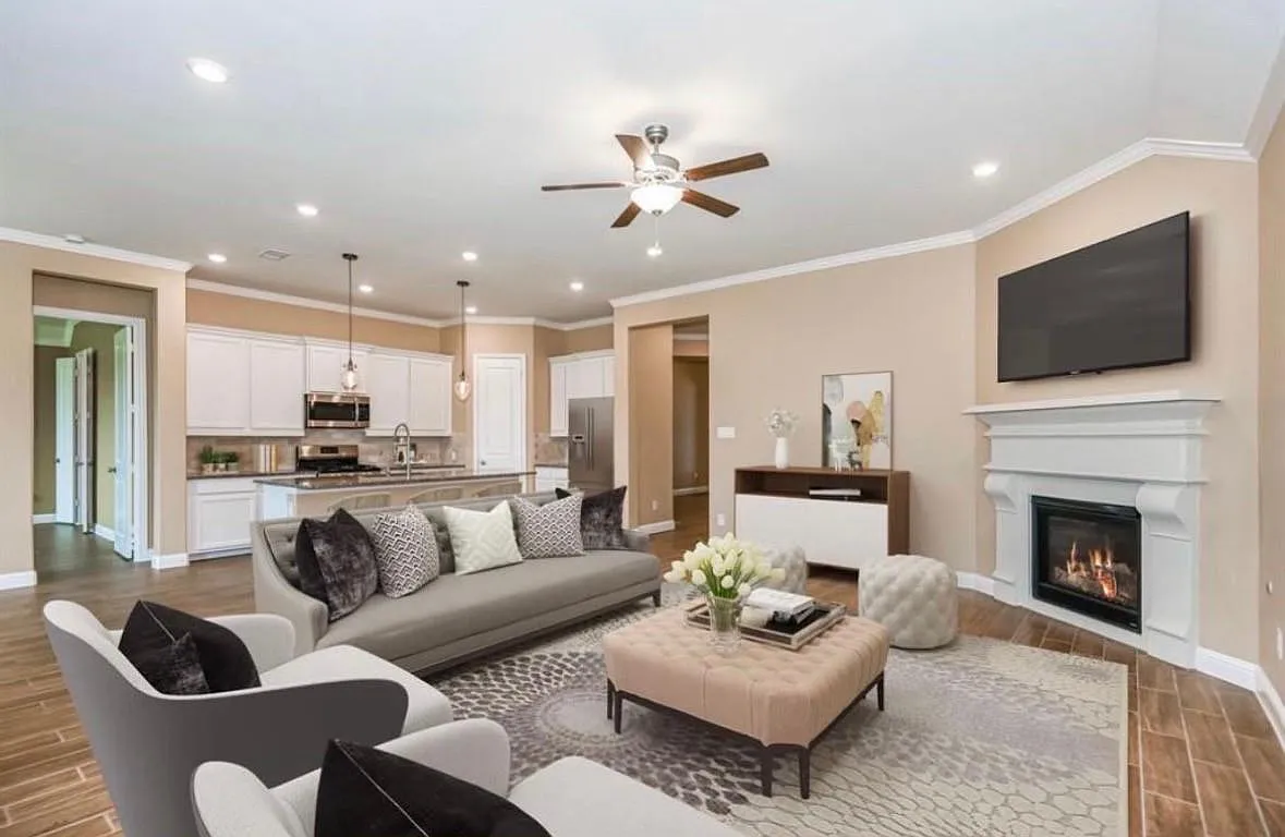 4 bed, 2.0 bath, 2298 sqft, $2,600 — Photo 2