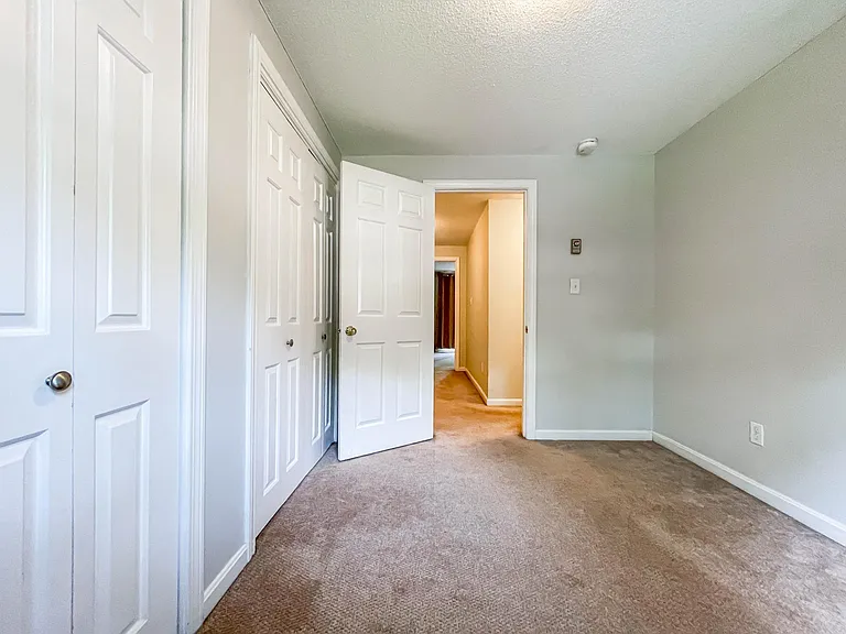 5 Dresden Ct — Photo 55