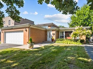 407 Sunset Dr, Wilmette, IL