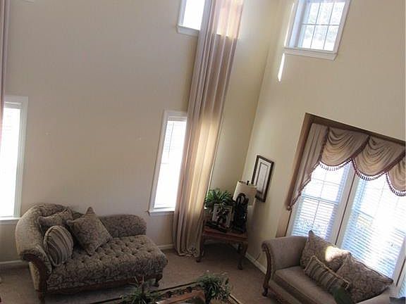 4th image of 215 Grand Isle Ct