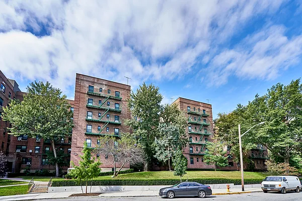 Rented by A&E Real Estate Management | media 7