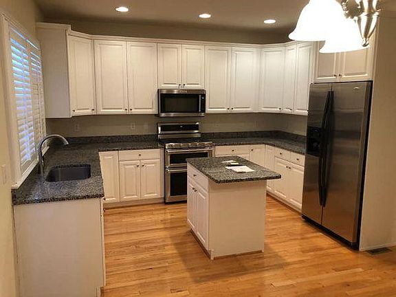 2nd image of 1206 Hyde Ln