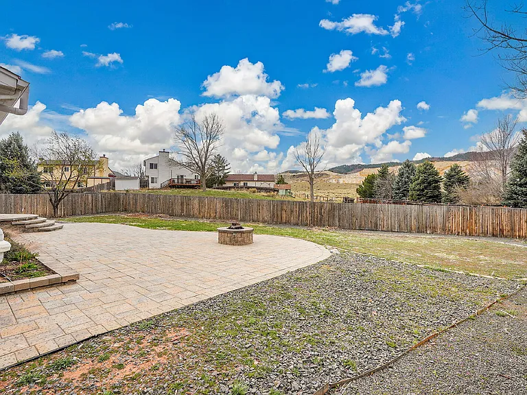 8065 Eagleview Dr — Photo 46