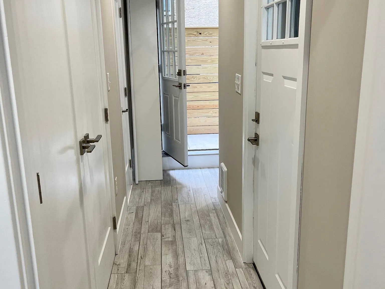 2 bed, 2.5 bath, 1600 sqft, $3,700 — Photo 4