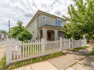 34 Erie St, Elizabeth City, NJ 07206
