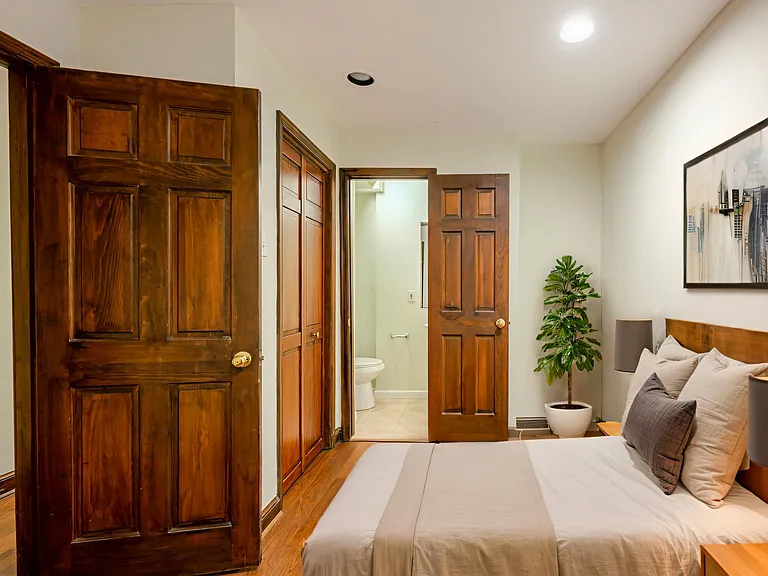 300 F St NE #BASEMENT — Photo 8