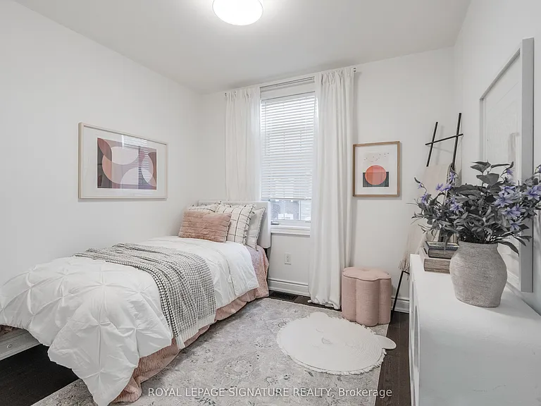14 Queen Mary Ct — Photo 17