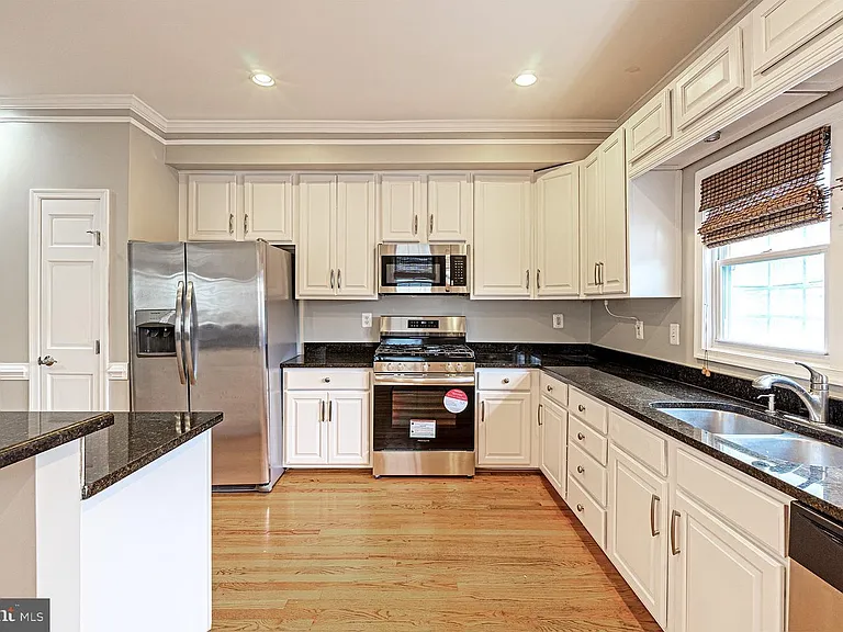 1535 Gales St NE — Photo 7
