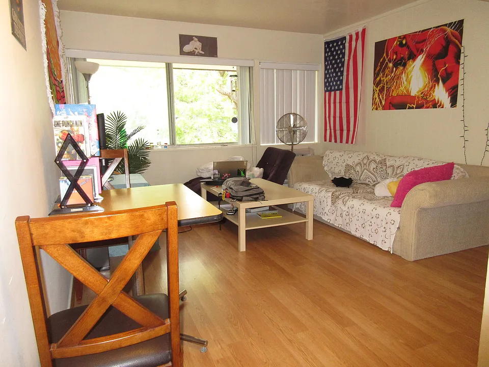 935 Dewey Ave #305