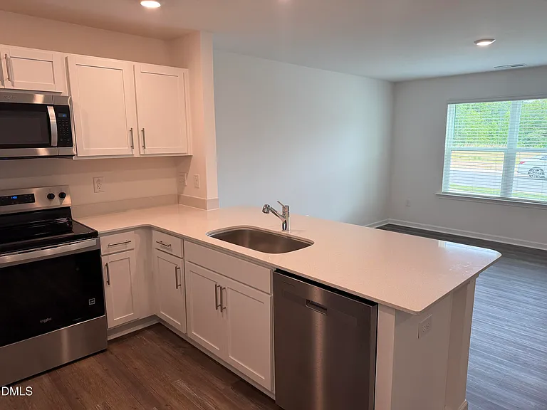 275 Rusling Leaf Dr — Photo 5