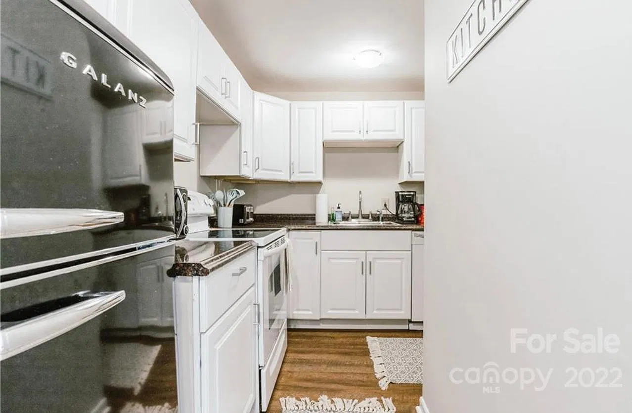 1 bed, 400 sqft, $1,280 — Photo 4