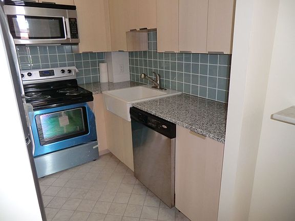 Kitchen w/ New Appliances