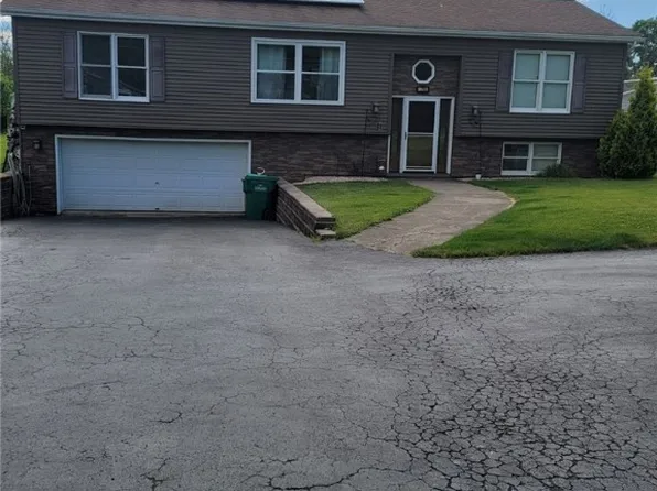 6715 Minnick Rd, Lockport, NY 14094