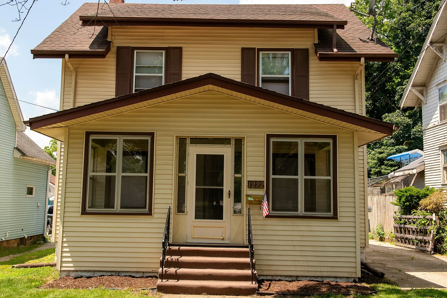 1222 Chittock Ave photo 1