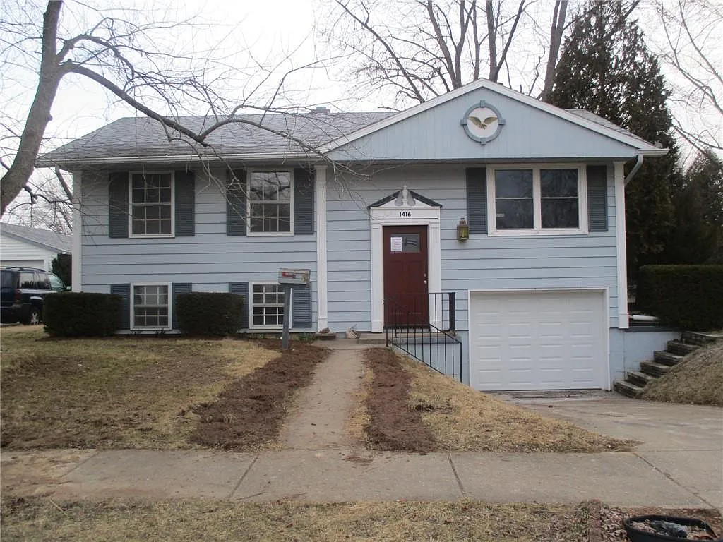 1416 Woodside Dr photo 1