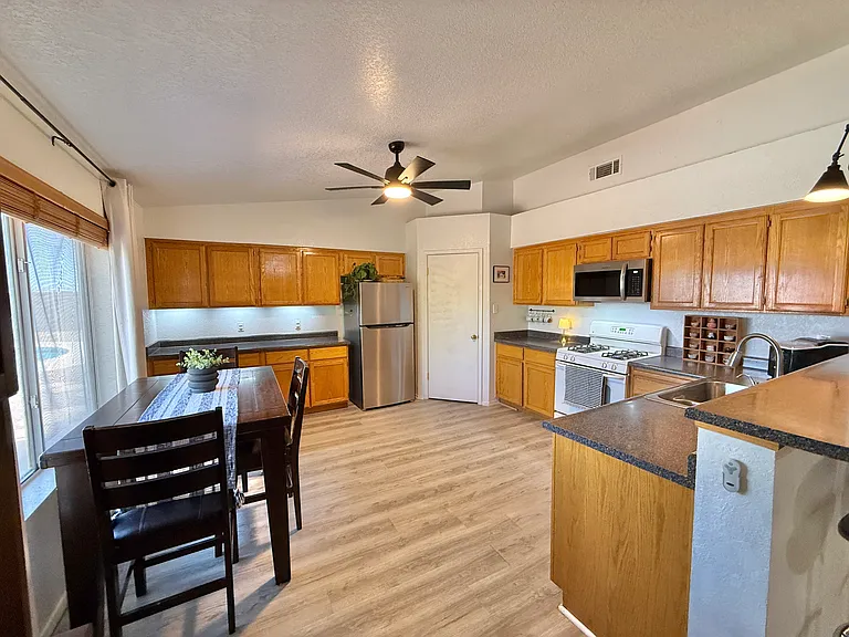 4028 S Sagebrush Ave — Photo 11