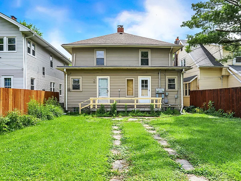 628 N Riley Ave — Photo 32