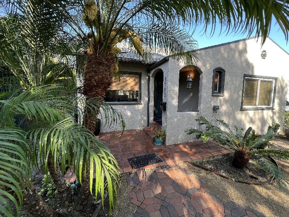 1st image of 3783 Glenfeliz Blvd #2