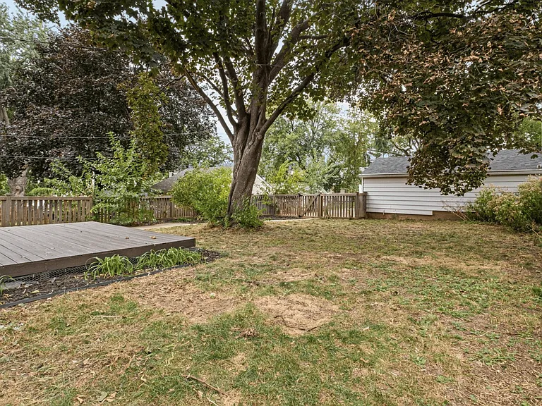 1818 Cleveland St NE — Photo 22