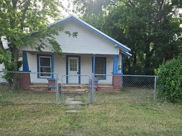 418 Main St, Paradise, TX 76073