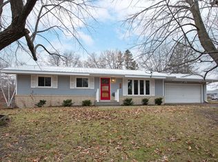 901 88th Ave NW, Coon Rapids, MN 55433