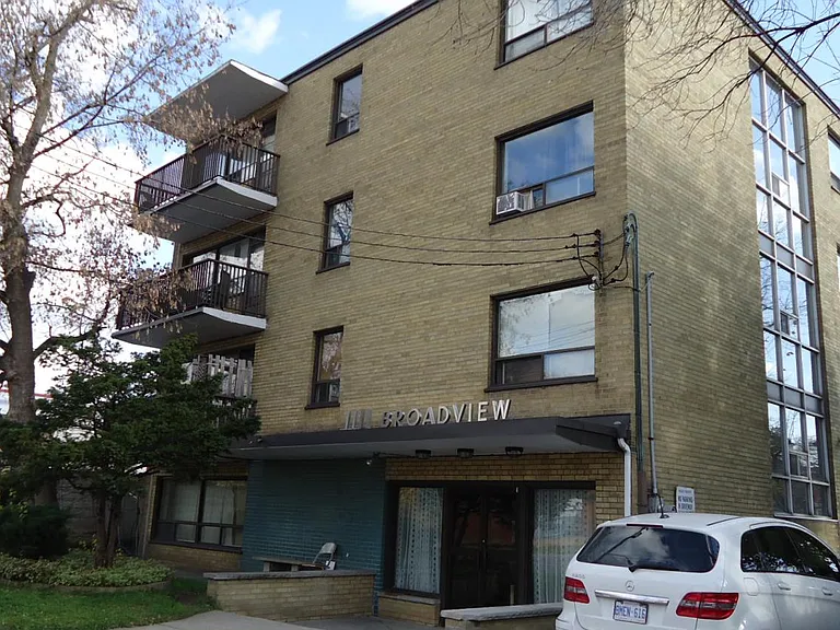 1111 Broadview Ave — Photo 2