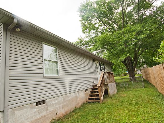 5th image of 2025 Bradshaw Garden Rd
