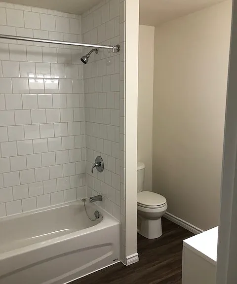4299 Departure Bay Rd — Photo 18